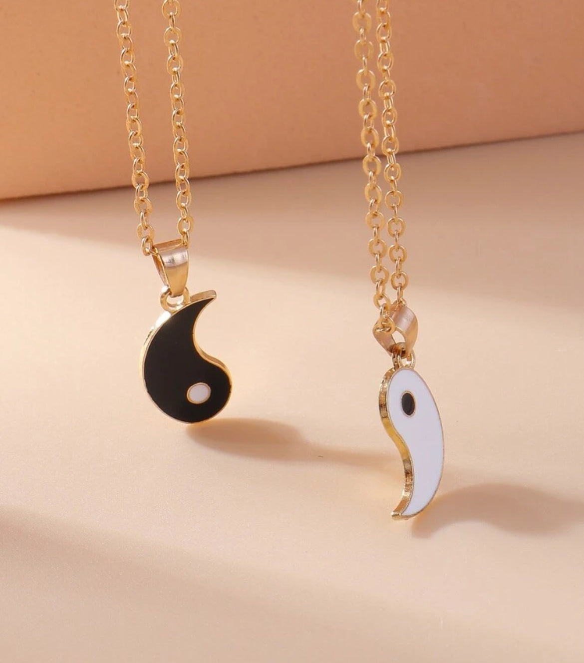 Collar yin y yang